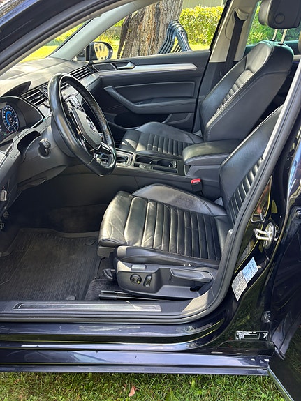 Volkswagen Passat 5 of 12