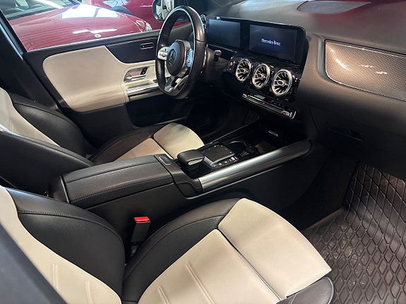 Mercedes-Benz B200 9 of 12