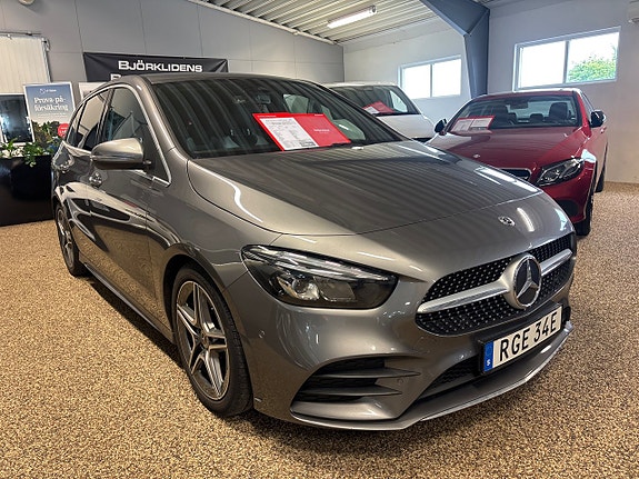 Mercedes-Benz B200 8 of 12