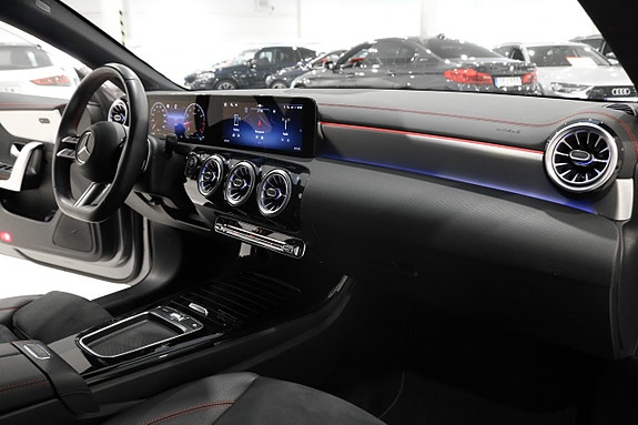 Mercedes-Benz CLA200 12 of 30