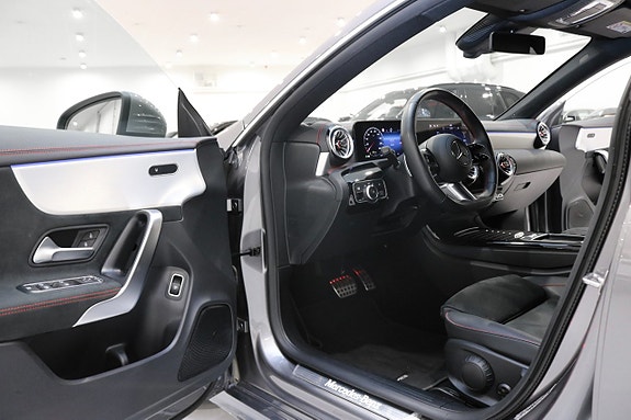 Mercedes-Benz CLA200 10 of 30
