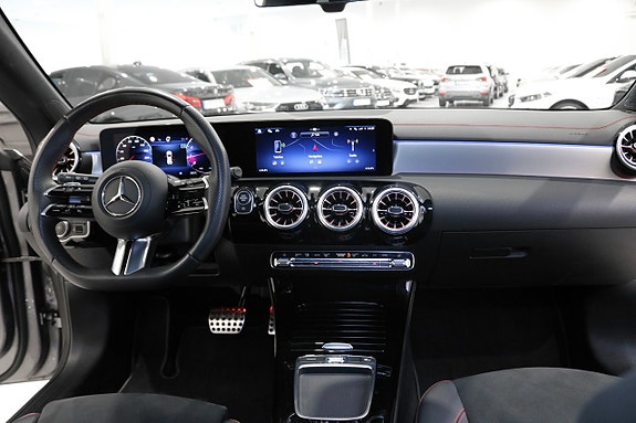 Mercedes-Benz CLA200 13 of 30