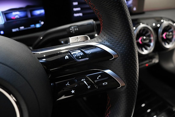 Mercedes-Benz CLA200 29 of 30