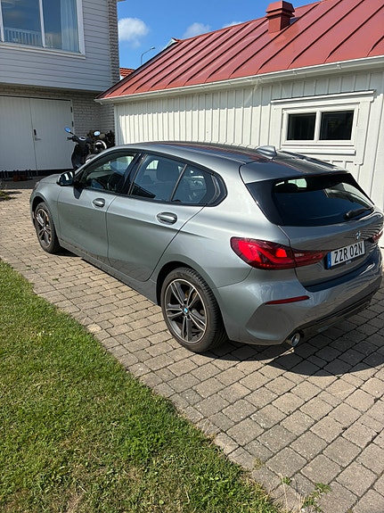 BMW 118i 3 of 4