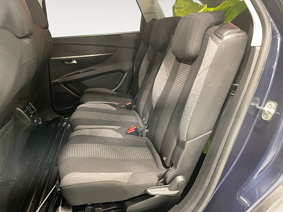 Peugeot 5008 15 of 23