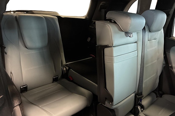 Mercedes-Benz GLB200 18 of 20