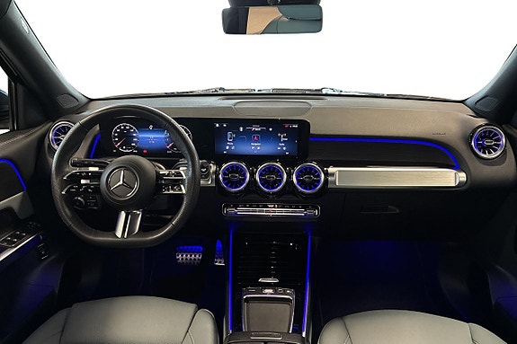 Mercedes-Benz GLB200 9 of 20