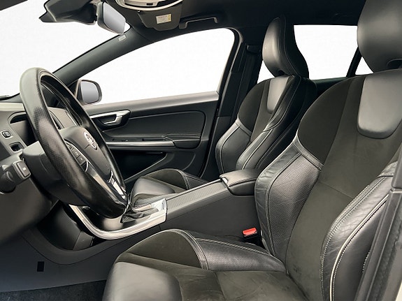 Volvo V60 12 of 30
