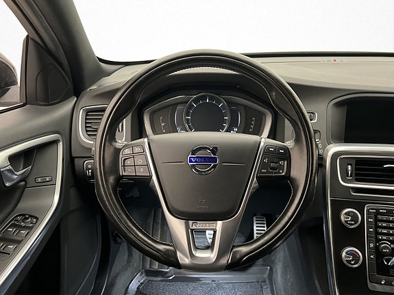 Volvo V60 14 of 30