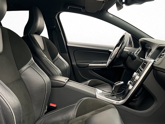 Volvo V60 28 of 30