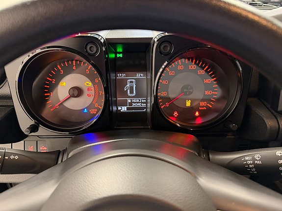 Suzuki Jimny 8 of 11