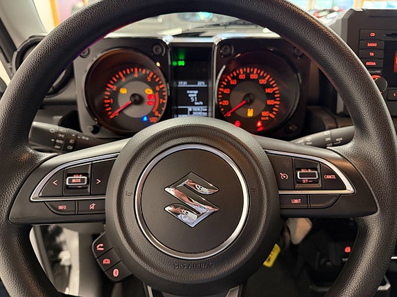 Suzuki Jimny 7 of 11