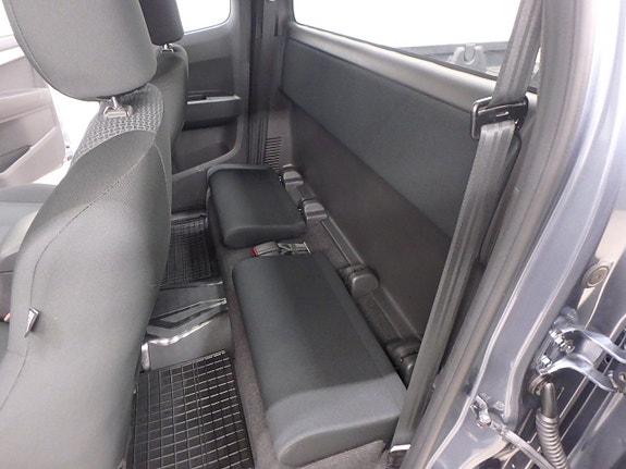 Isuzu D-max 7 of 18