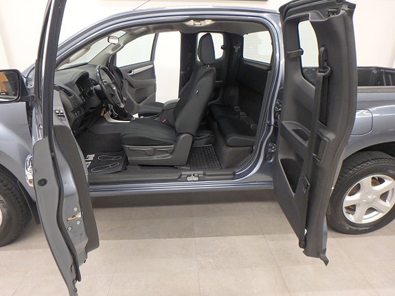 Isuzu D-max 6 of 18