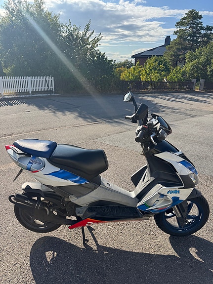 Aprilia SR50 R 2 of 6