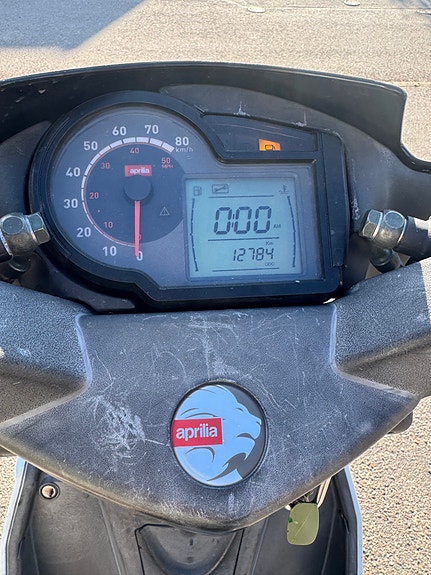 Aprilia SR50 R 4 of 6