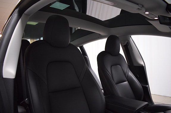 Tesla Model 3 17 of 23