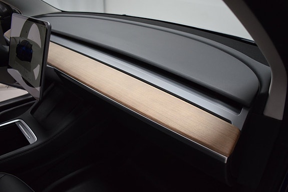 Tesla Model 3 22 of 23