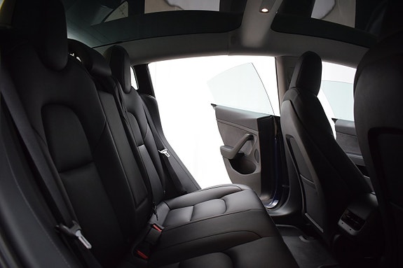 Tesla Model 3 19 of 23