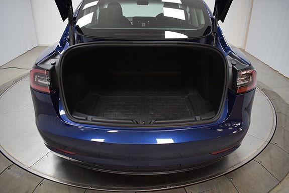 Tesla Model 3 9 of 23