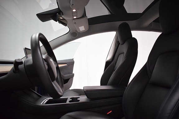 Tesla Model 3 21 of 23