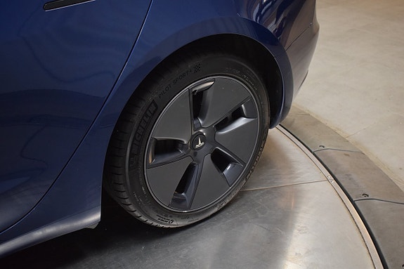Tesla Model 3 10 of 23