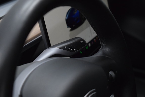 Tesla Model 3 23 of 23