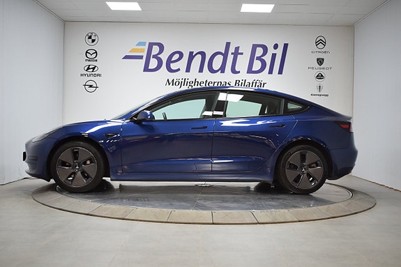 Tesla Model 3 7 of 23