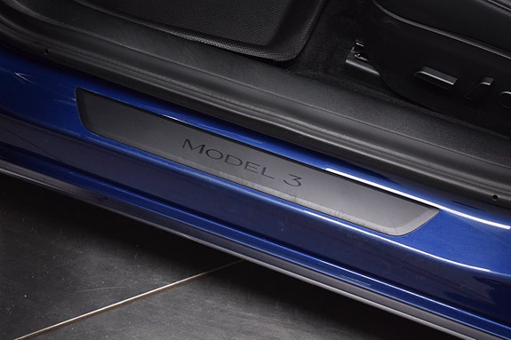 Tesla Model 3 13 of 23