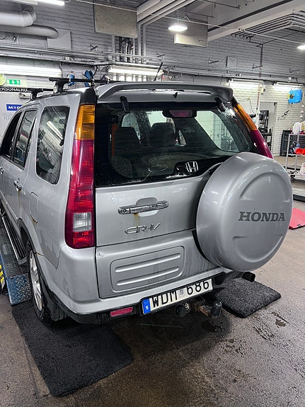 Honda CR-V 4 of 7