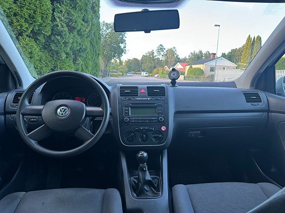 Volkswagen Golf V 5 of 5
