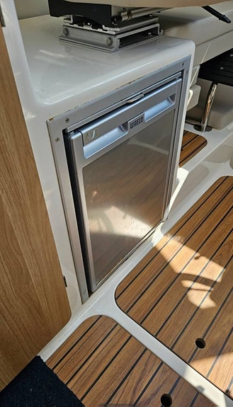 Quicksilver 755 Pilothouse 5 of 11