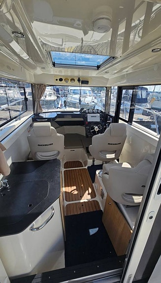 Quicksilver 755 Pilothouse 4 of 11