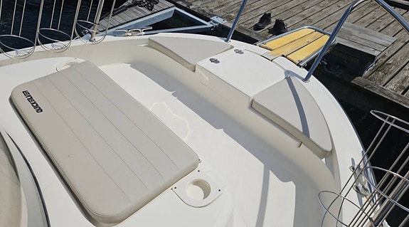 Quicksilver 755 Pilothouse 10 of 11