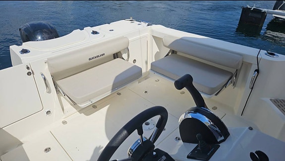 Quicksilver 755 Pilothouse 11 of 11