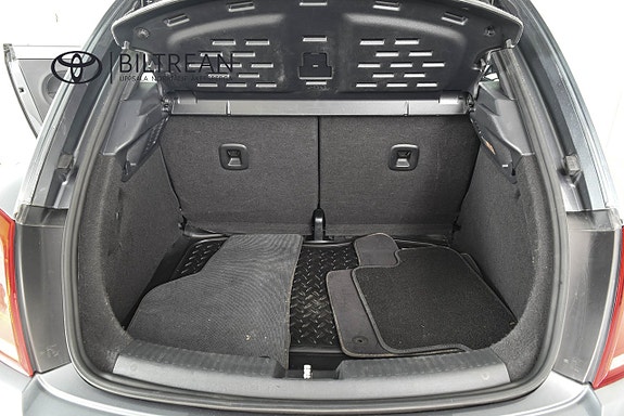 Volkswagen Beetle 9 of 12