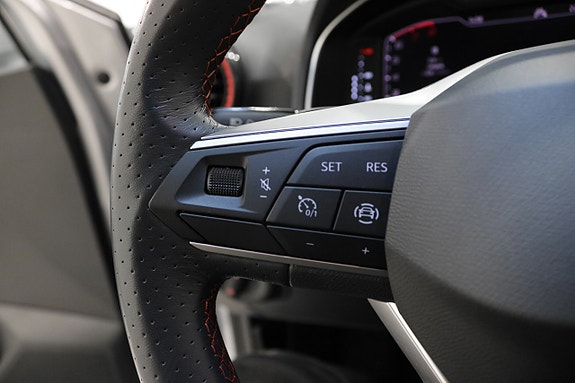 Seat Arona 23 of 25