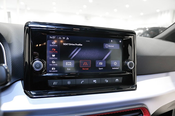 Seat Arona 22 of 25