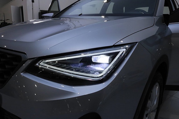 Seat Arona 8 of 25