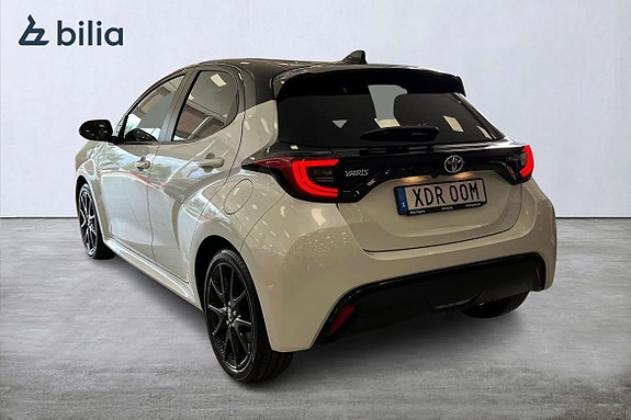 Toyota Yaris 2 of 21