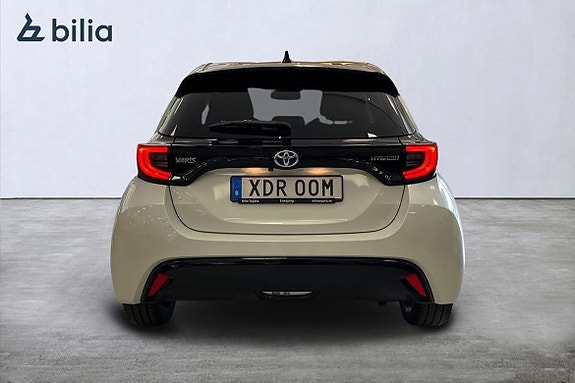 Toyota Yaris 5 of 21