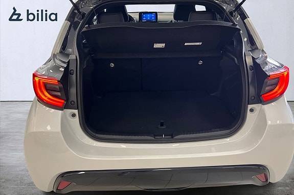Toyota Yaris 12 of 21