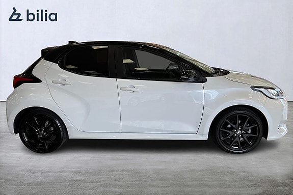 Toyota Yaris 18 of 21