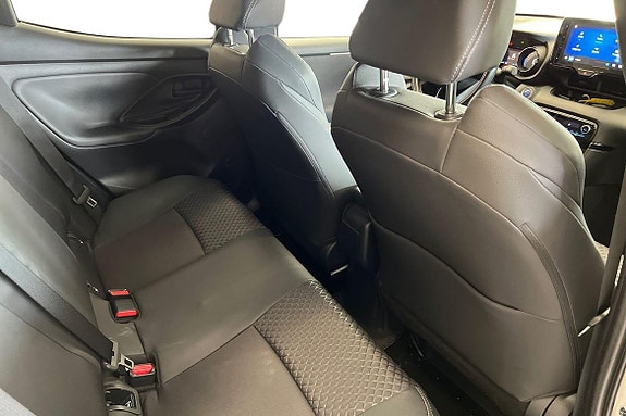 Toyota Yaris 9 of 21