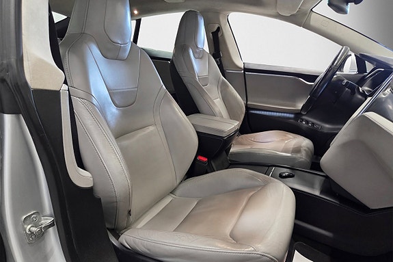 Tesla Model S 10 of 20