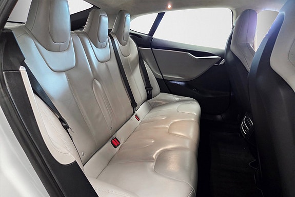 Tesla Model S 12 of 20