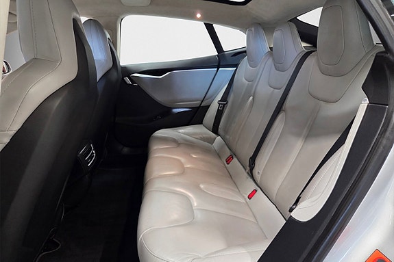 Tesla Model S 13 of 20