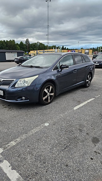 Toyota Avensis 7 of 7