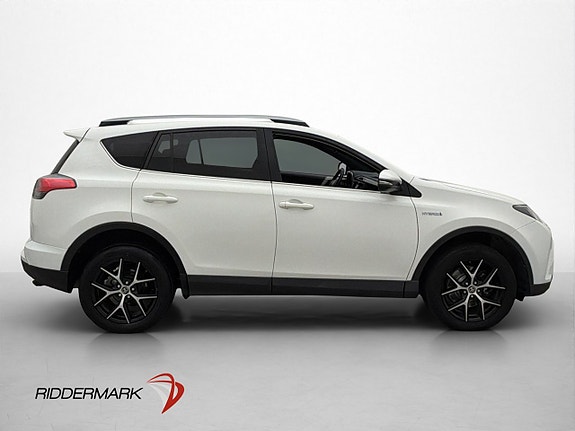 Toyota RAV4 6 of 28