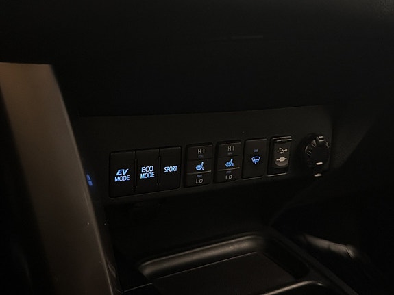 Toyota RAV4 20 of 28